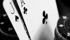 Enhancing Your Online Gaming Experience with Smart Payment Choices and Reliable Internet Connection