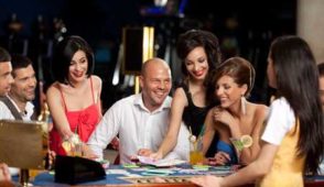 Choosing the Right Sports Betting Platform with DraftKings FanDuel BetMGM Caesars and Bet365 Comparison
