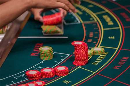 High-Stakes Betting: The Hidden Influence of Casino Sponsorships on Big Gamblers